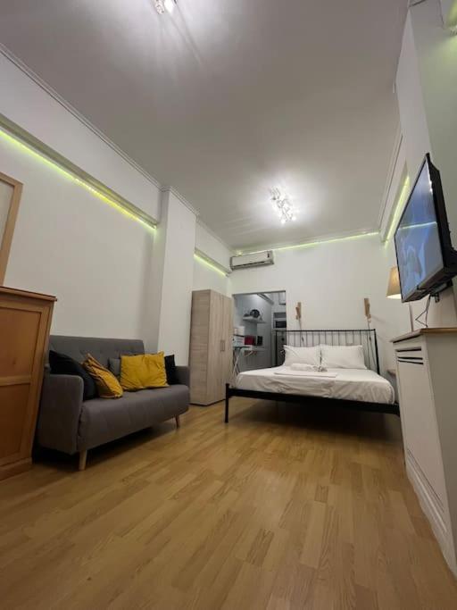 Ksenokratous-Kolonaki Cozy Apartment Афины Экстерьер фото
